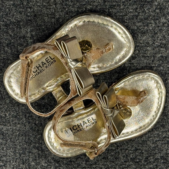 Gold Bow-Embellished Kids Sandals - Picture 2 of 7